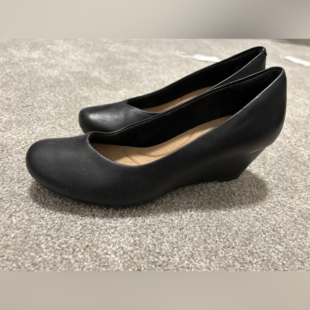 Clark’s Black Leather Wedge Heel Size 6 - Picture 1 of 8